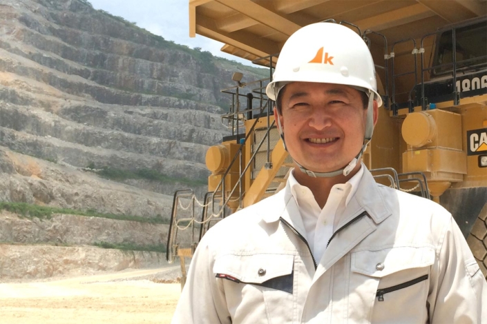 秋芳鉱山の石灰石鉱床を視察（2015年7月）