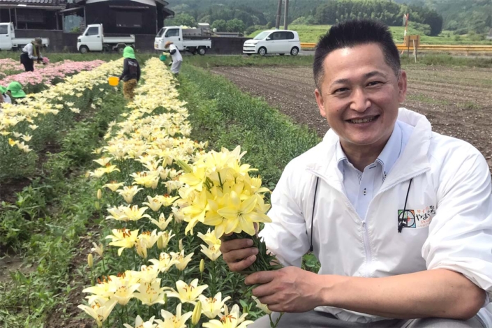 三隅町中村地区での花摘み（2020年6月）